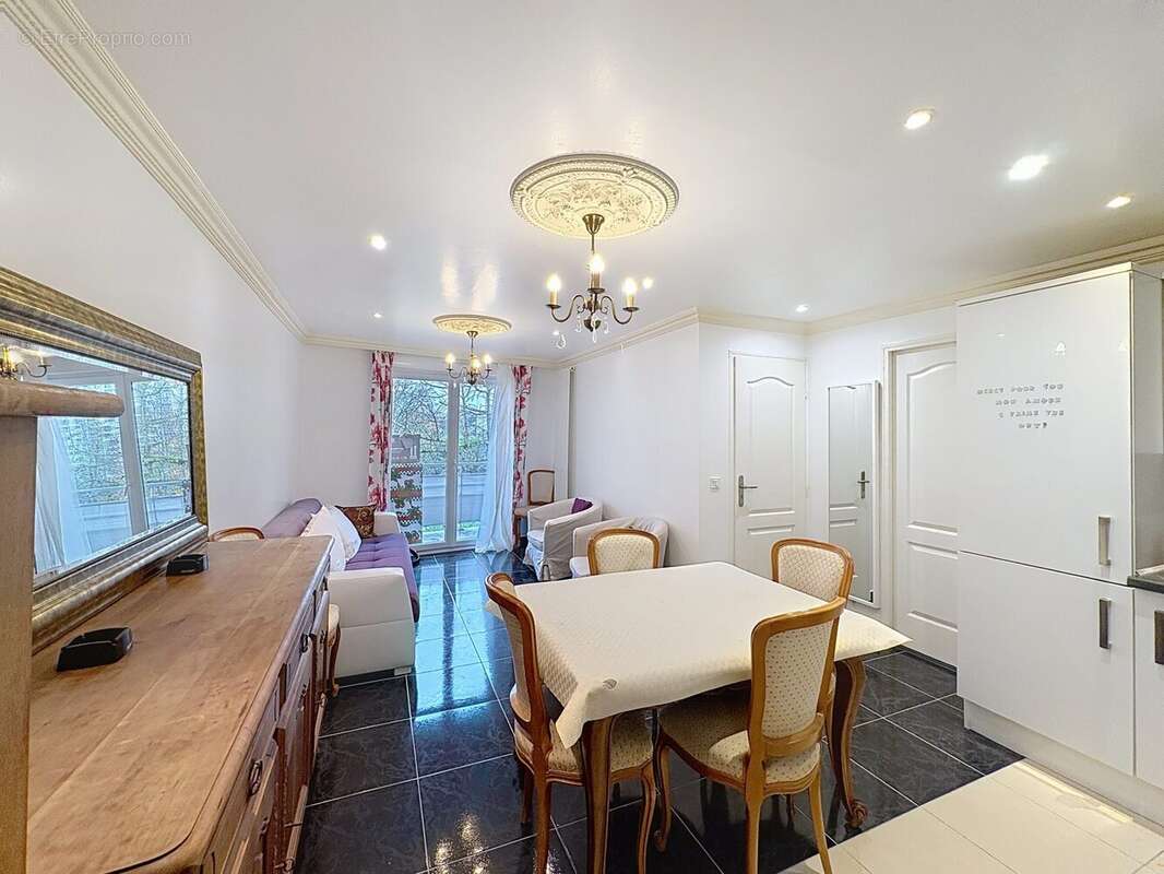 Appartement à L&#039;HAY-LES-ROSES