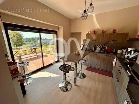 Appartement à LACAPELLE-DEL-FRAISSE
