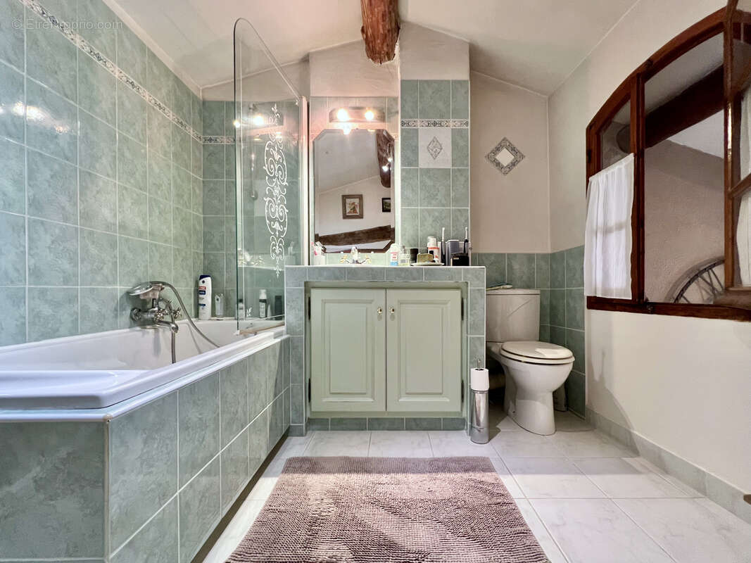 Maison de hameau chargée d'histoire au charme authentique provençal - photo 19