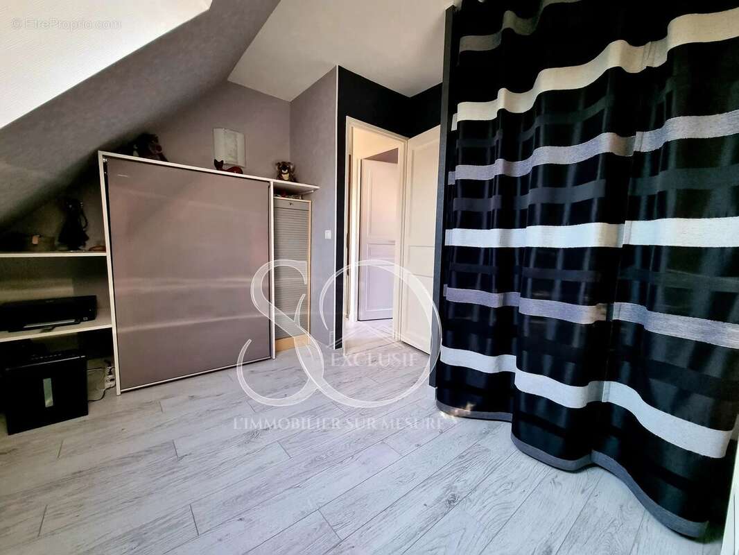 Maison à MEZIERES-SUR-SEINE