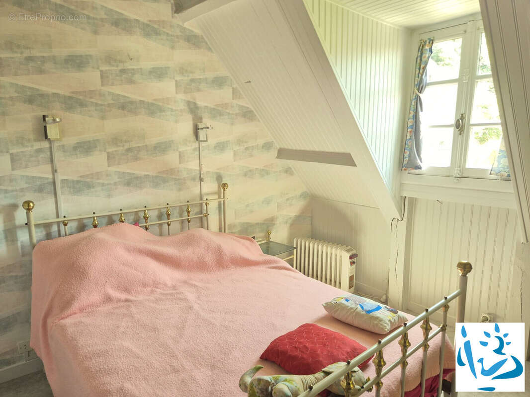 Maison à LA CHAPELLE-MONTLIGEON