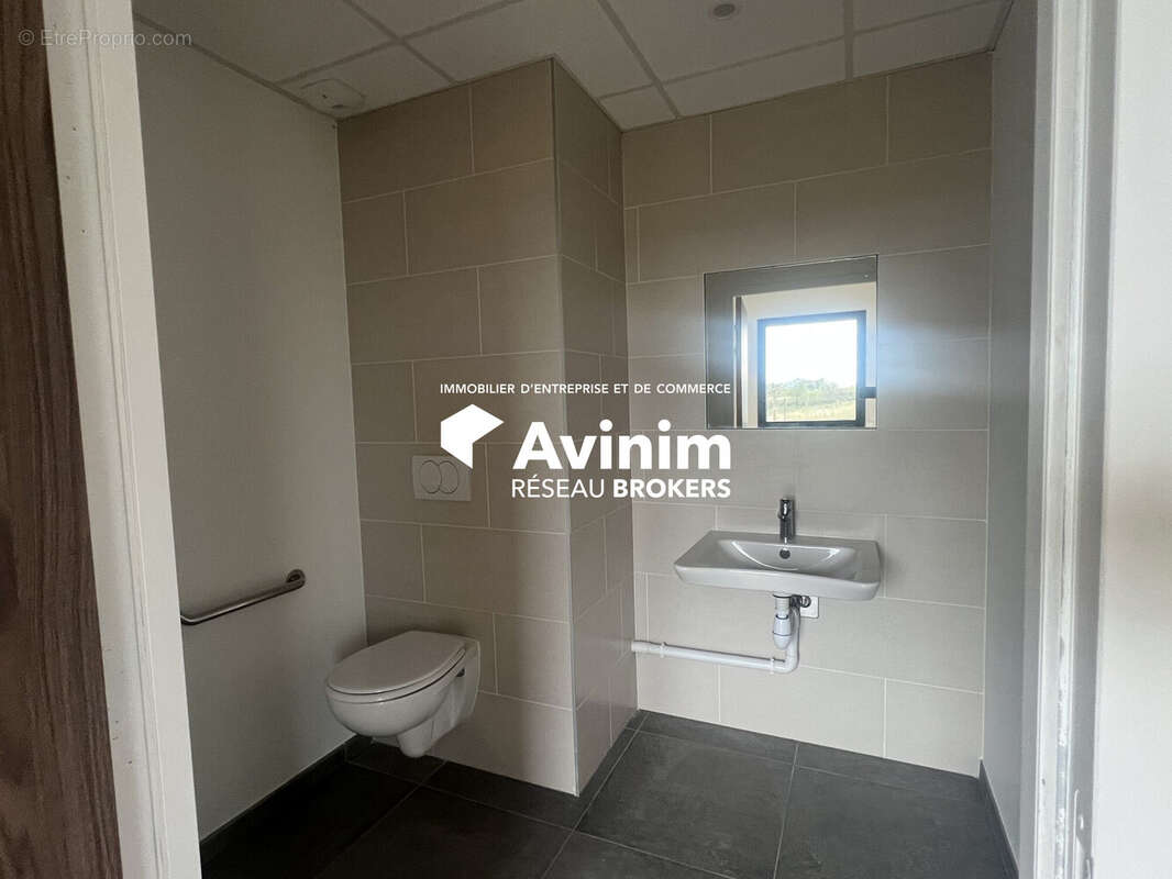 Commerce à VILLETTE-D&#039;ANTHON