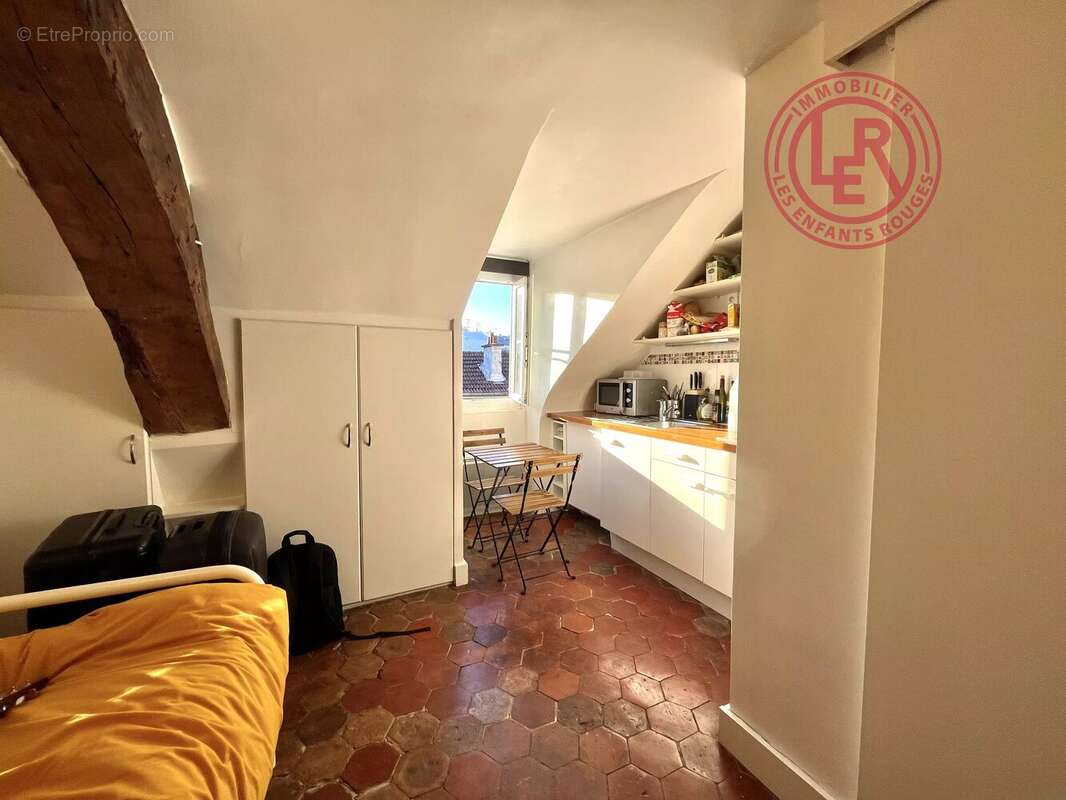 Appartement à PARIS-10E