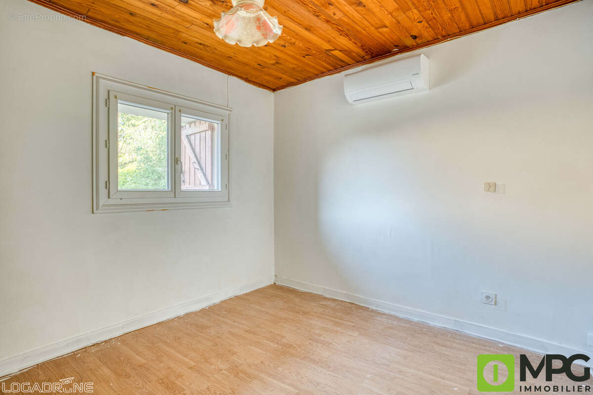 A fumel, ensemble immobilier avec deux appartements et un garage - photo 9