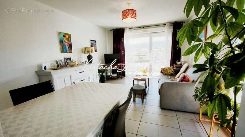 Appartement à CHATEAUNEUF-LES-MARTIGUES