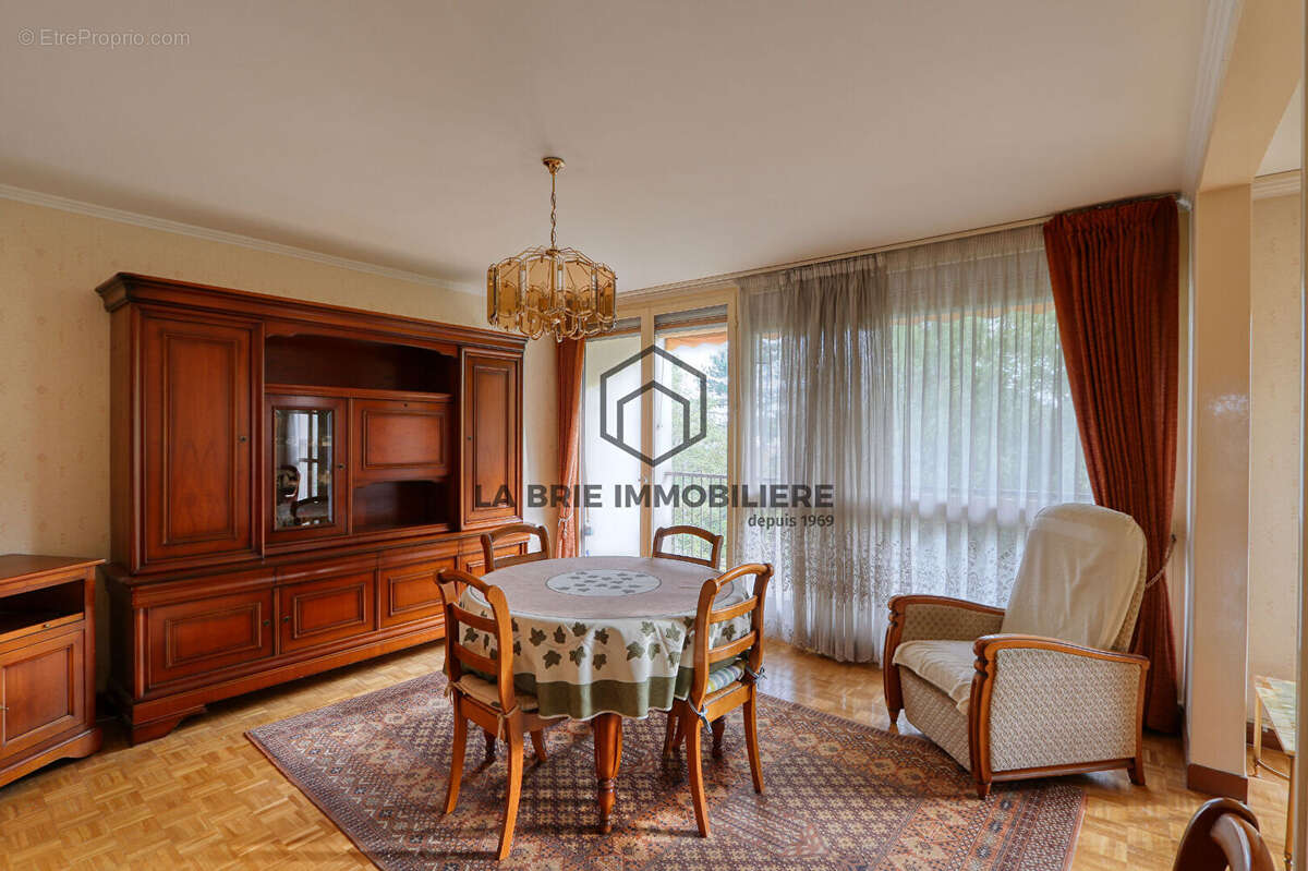 Appartement à VILLECRESNES