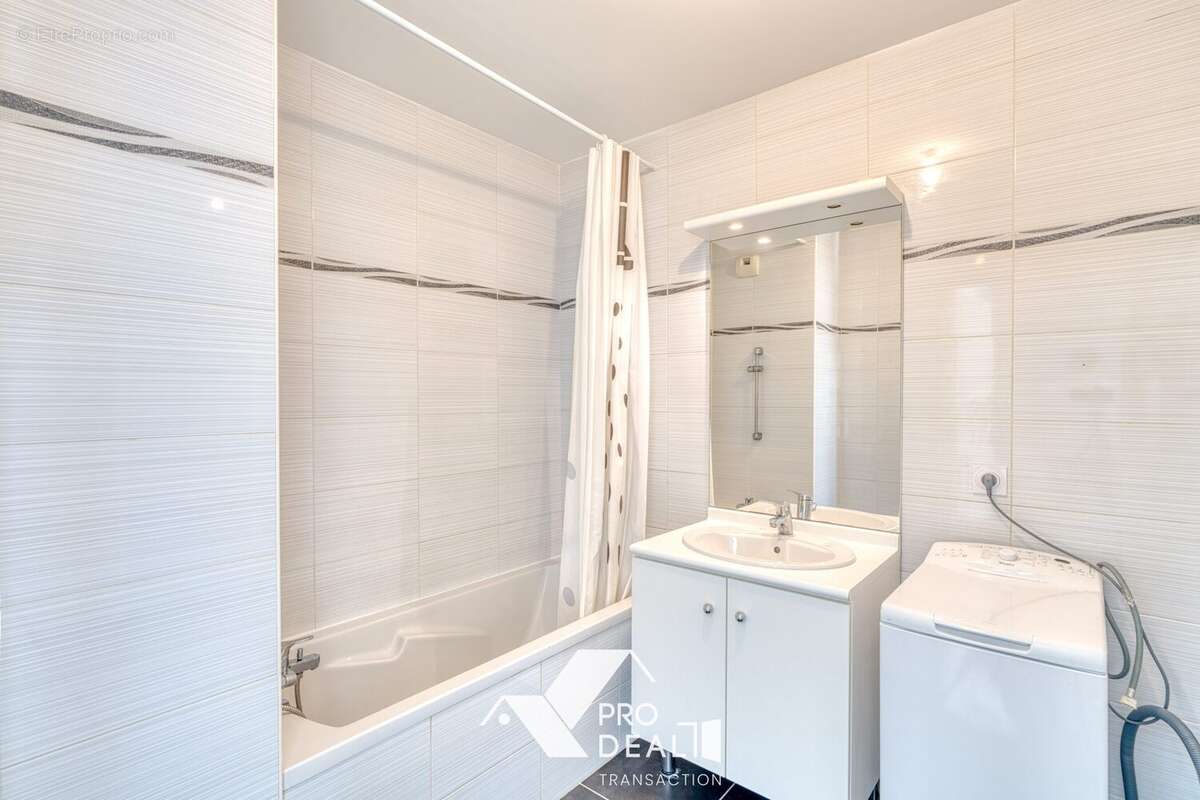 Appartement 84 m² à Meyzieu  - photo 9