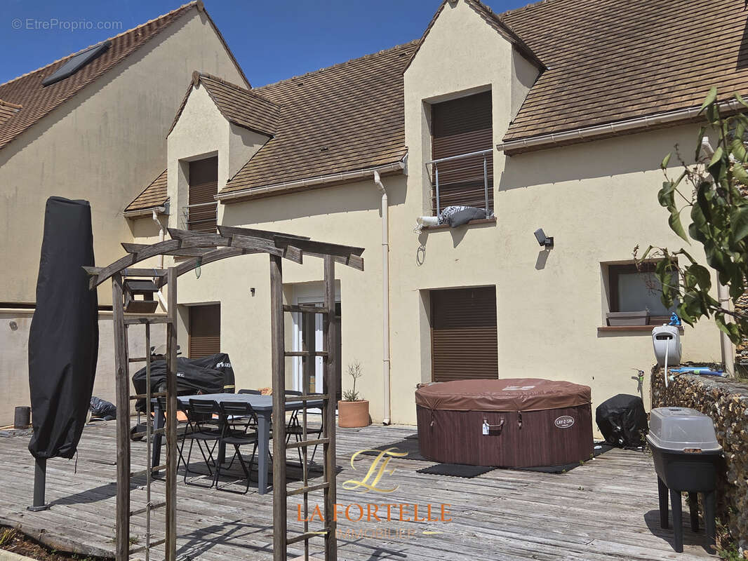 Maison à LONGNES