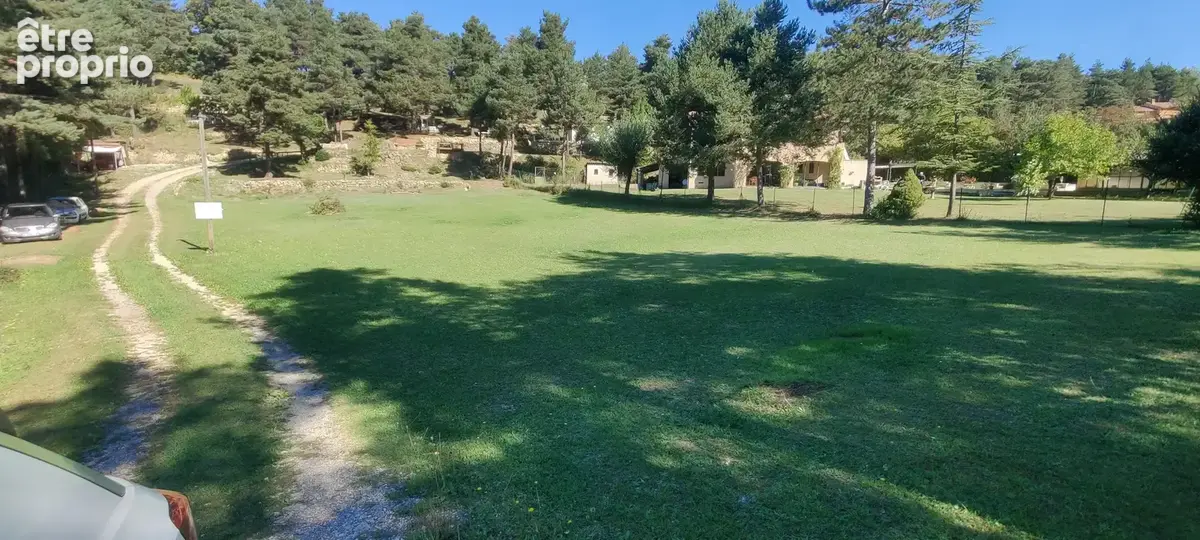 Terrain à LA MARTRE