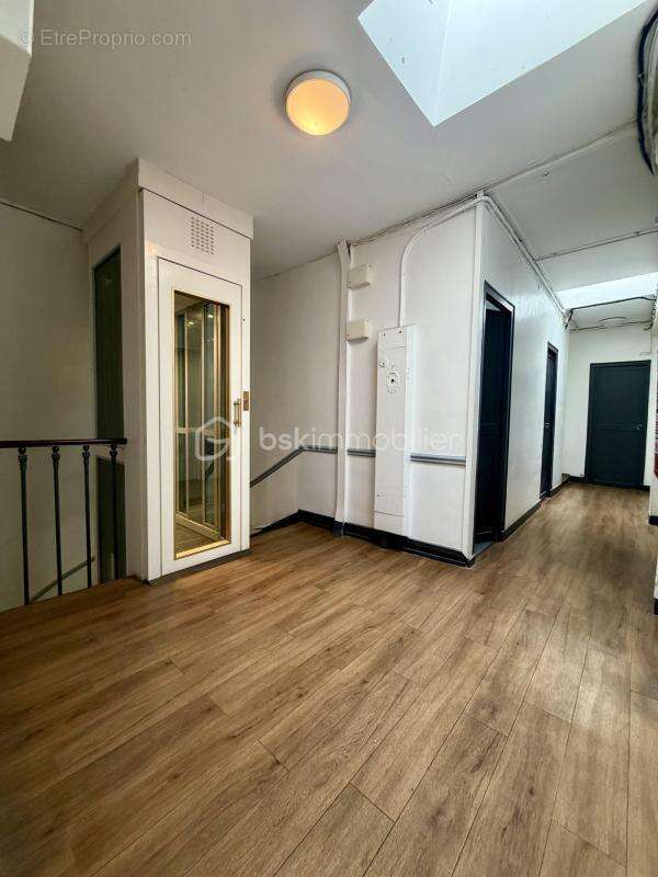 Appartement à PARIS-17E