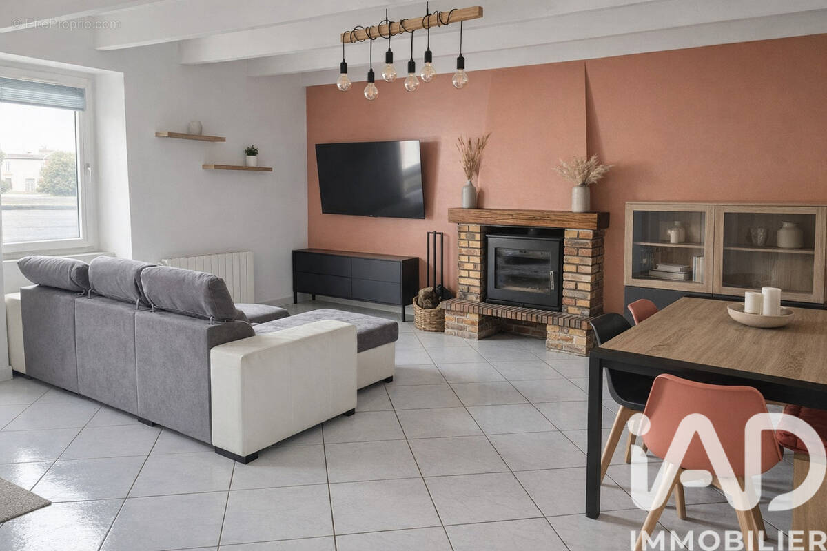 Photo 1 - Maison à LA CHAPELLE-LAUNAY