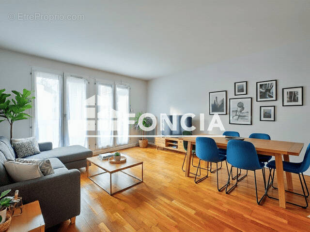 Appartement à FONTENAY-LE-FLEURY