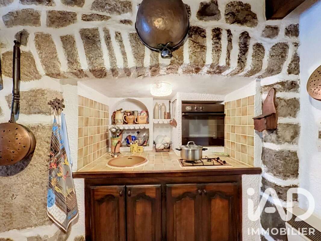 Maison 73 m² à Aumont-Aubrac  - photo 7