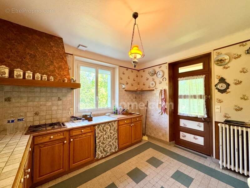 Maison à SAINT-SULPICE-LES-FEUILLES