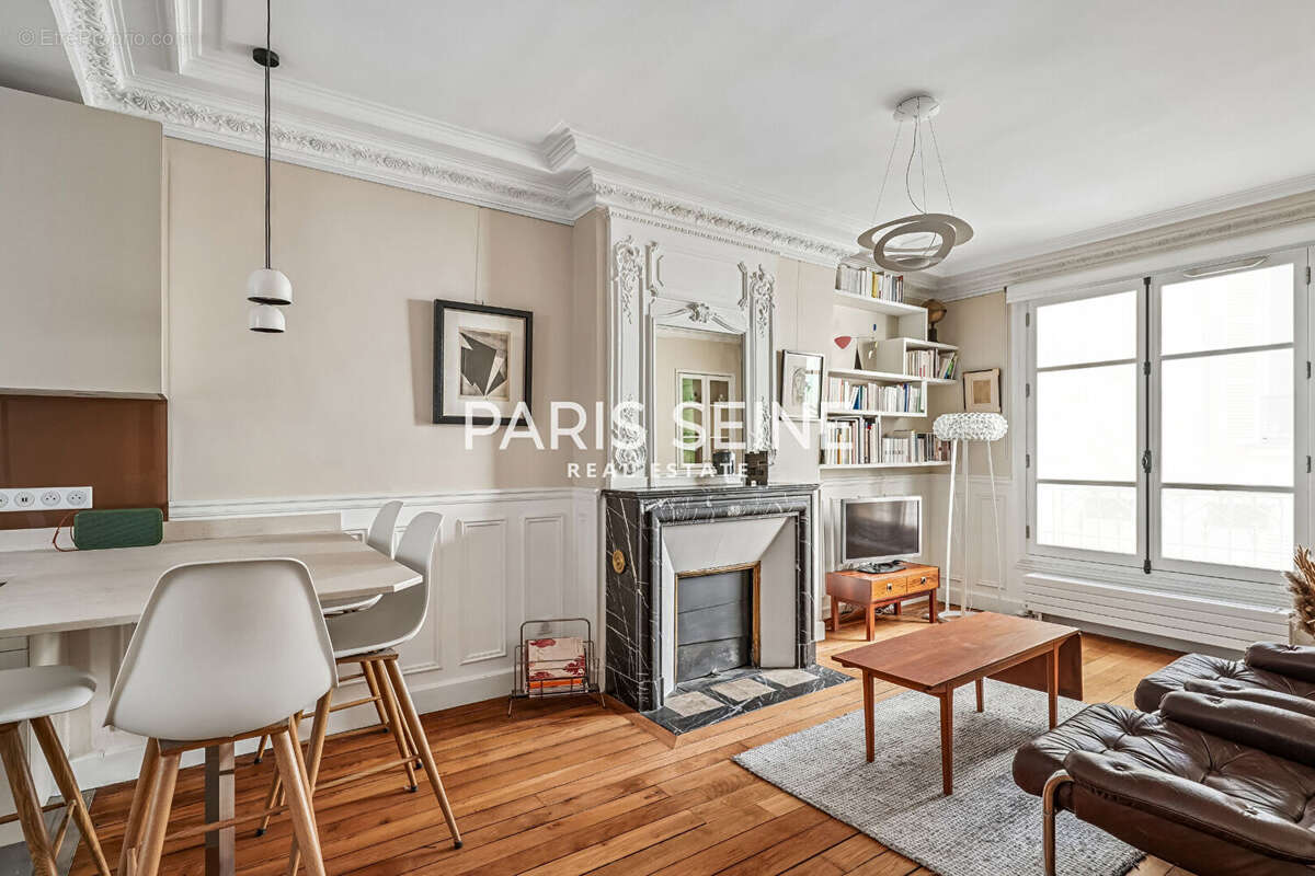 Appartement à PARIS-7E