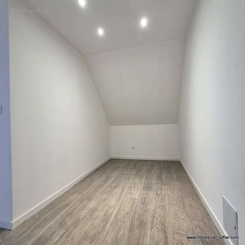 Maison à SAVIGNE-L'EVEQUE