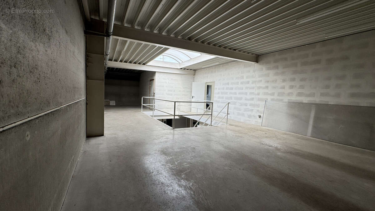 Commerce à SUNDHOUSE