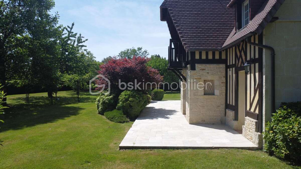 Maison à PONT-L'EVEQUE