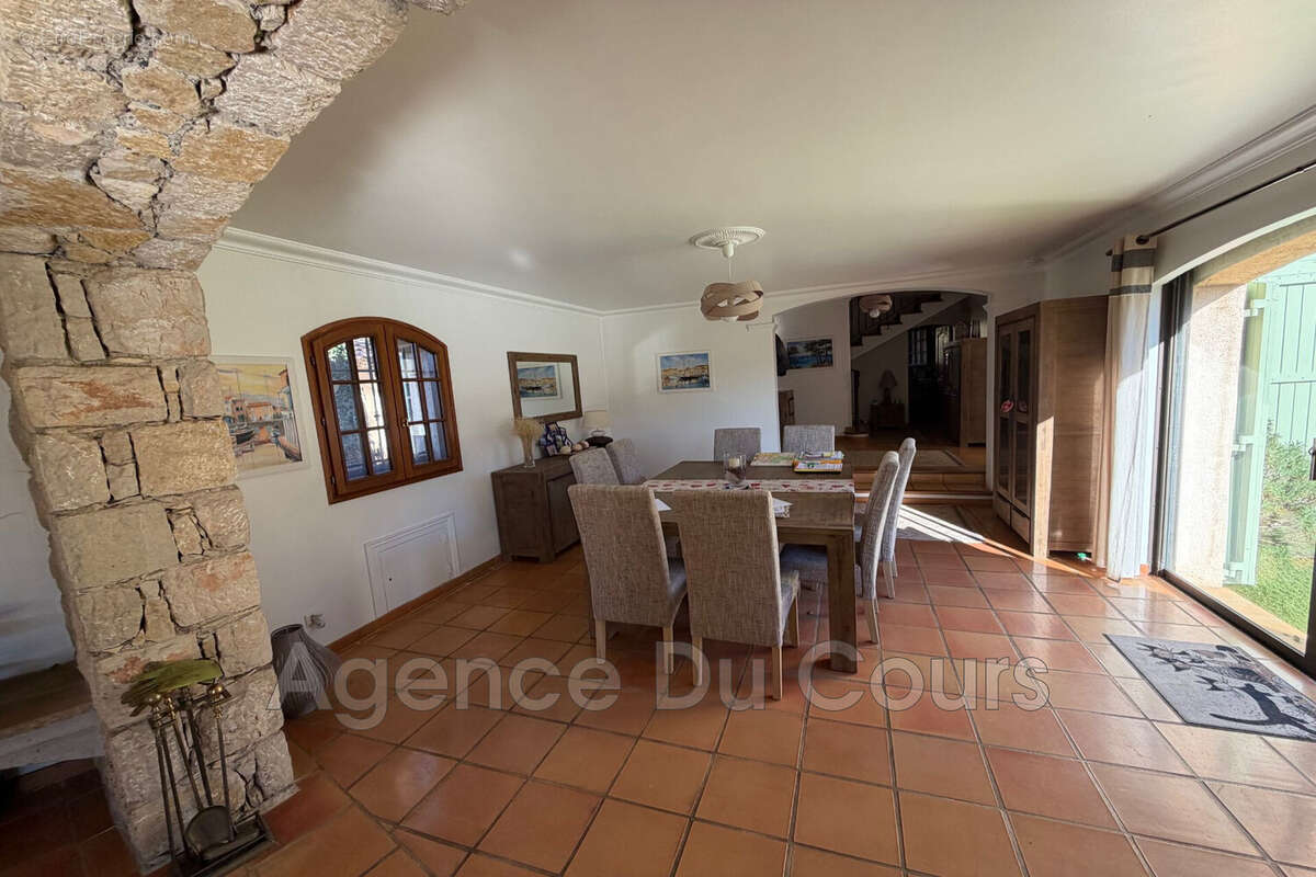 Maison à SAINT-VALLIER-DE-THIEY