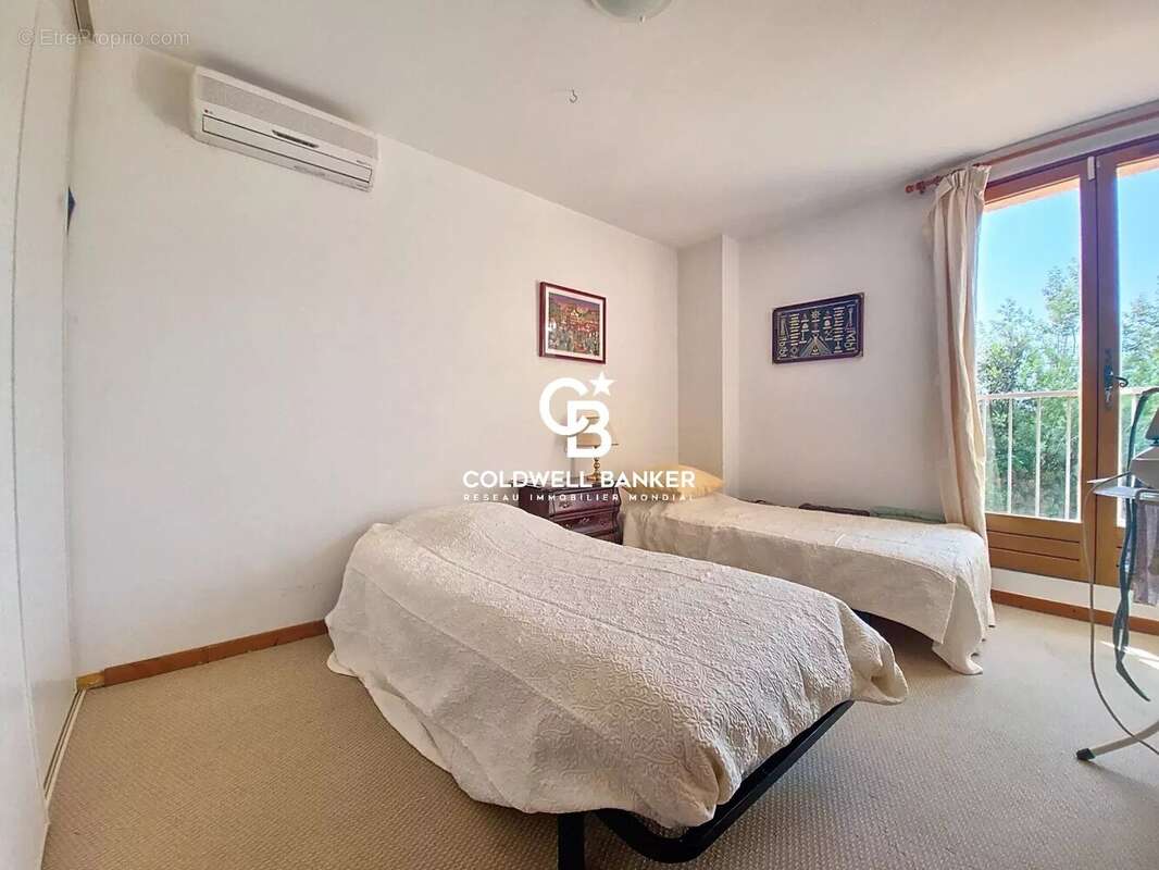 Maison à LES ISSAMBRES