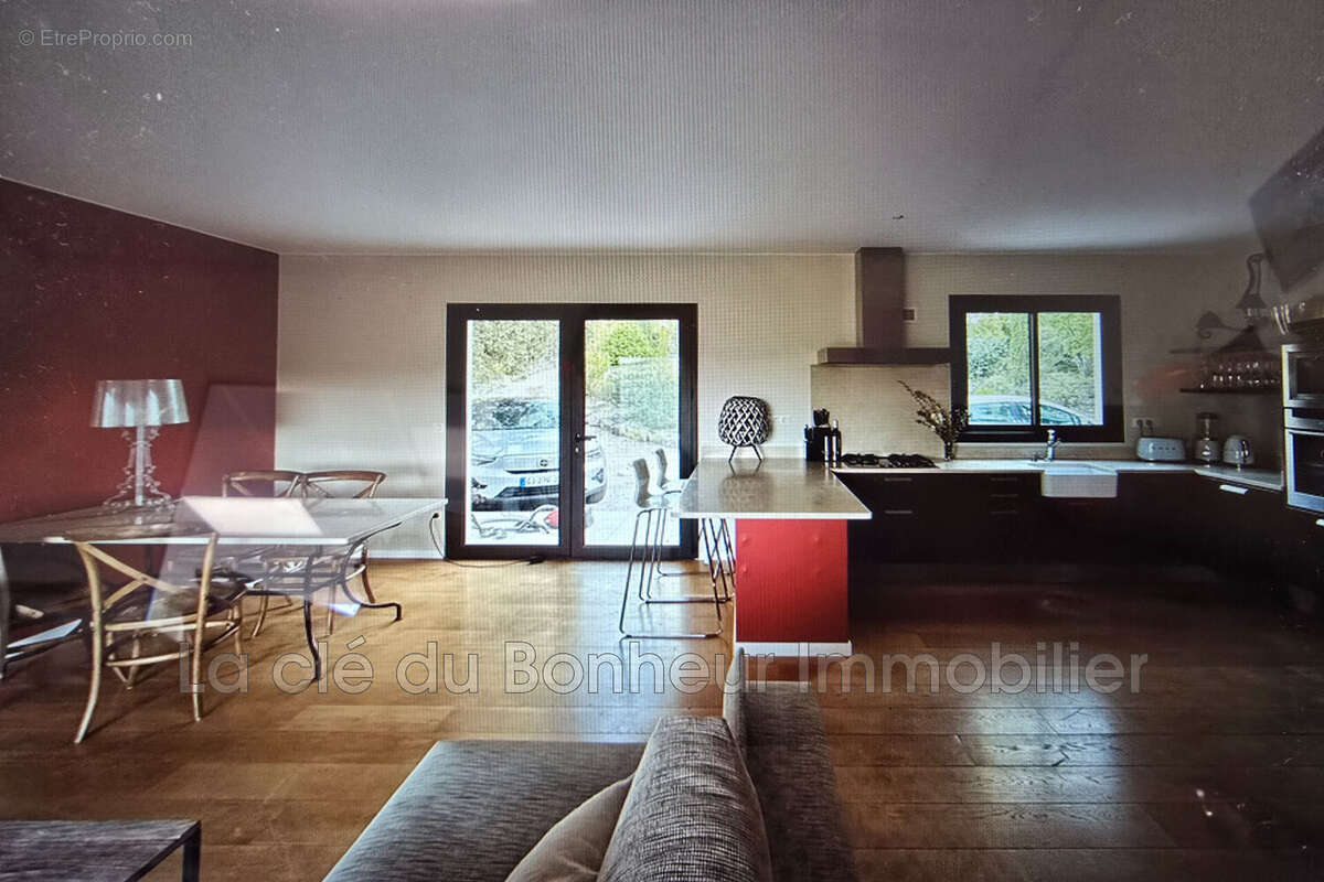 Maison 130 m² à Esparron-De-Verdon  - photo 7