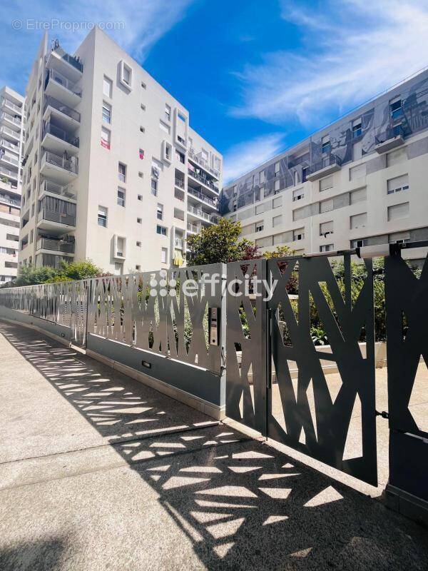 Appartement à MARSEILLE-3E