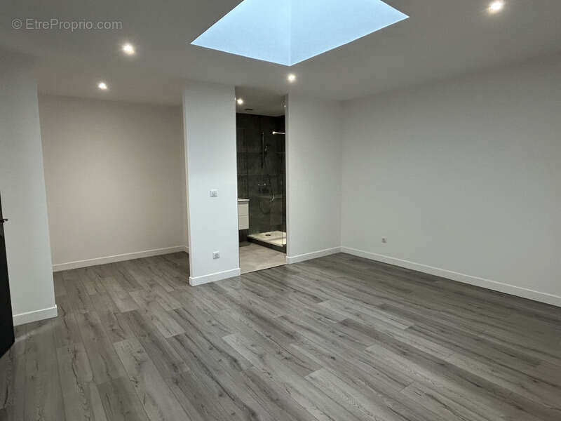 SURAT Maison de 166 m2 avec cour - photo 8