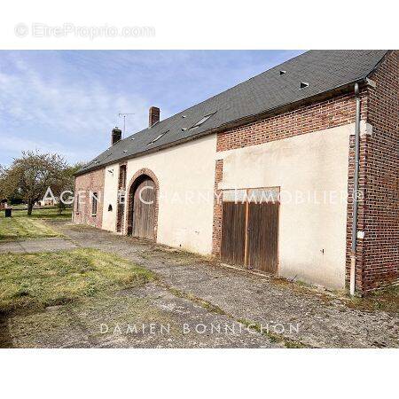 Maison à MONTCORBON