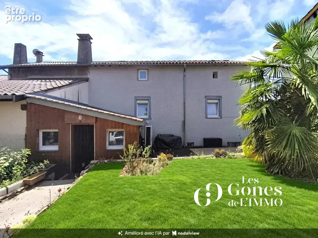 Vaugneray   Maison de ville en pierre de 138 m2 avec terrain - photo 2