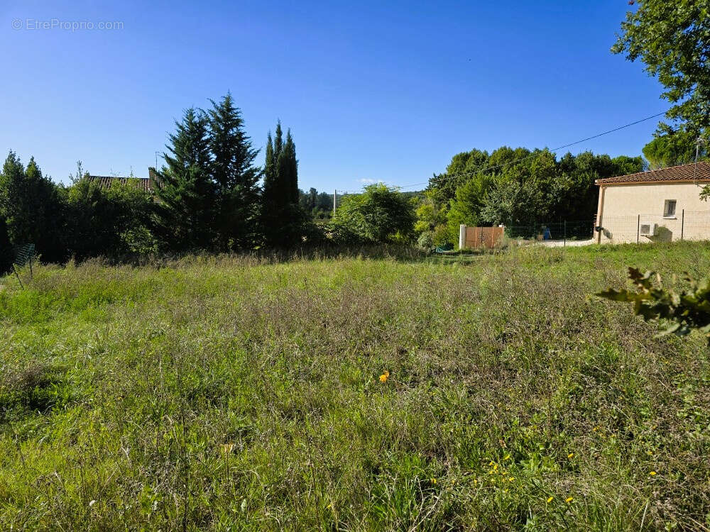 Beau terrain constructible dominant 1031m2 - Axe Nimes - Ales - photo 3