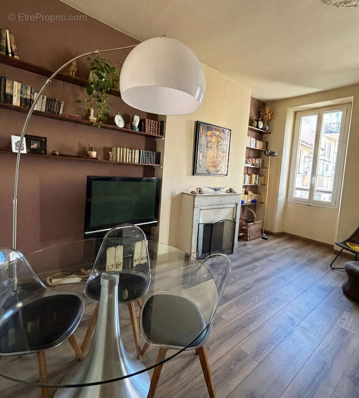 Appartement à MARSEILLE-6E