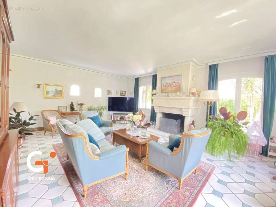 Maison à SAINT-ETIENNE-DU-ROUVRAY