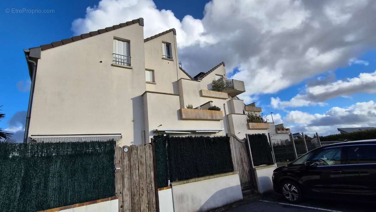 Appartement à LARDY