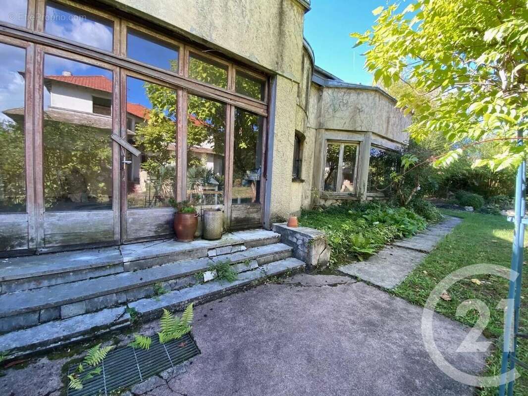 Maison à SAINT-MAUR-DES-FOSSES