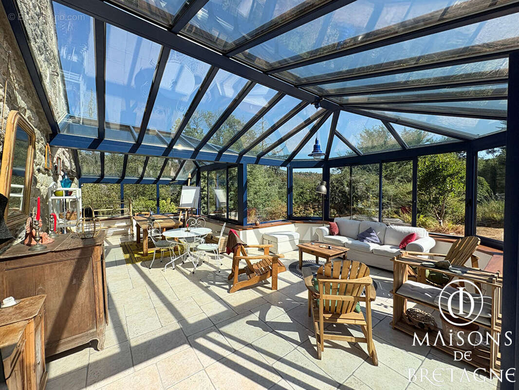 Maison et dépendance à Bannalec, sur un terrain de 1,7 hectare. - photo 3