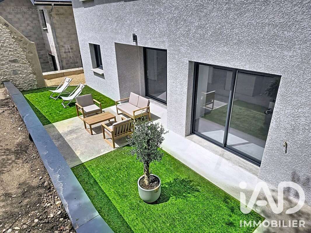 Maison 135 m² à Lancrans  - photo 3