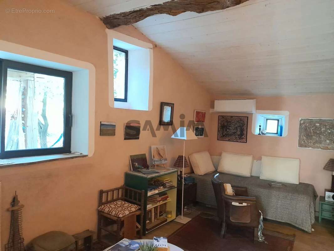 A vendre  - maison de village authentique  renovee  et jardi - photo 8