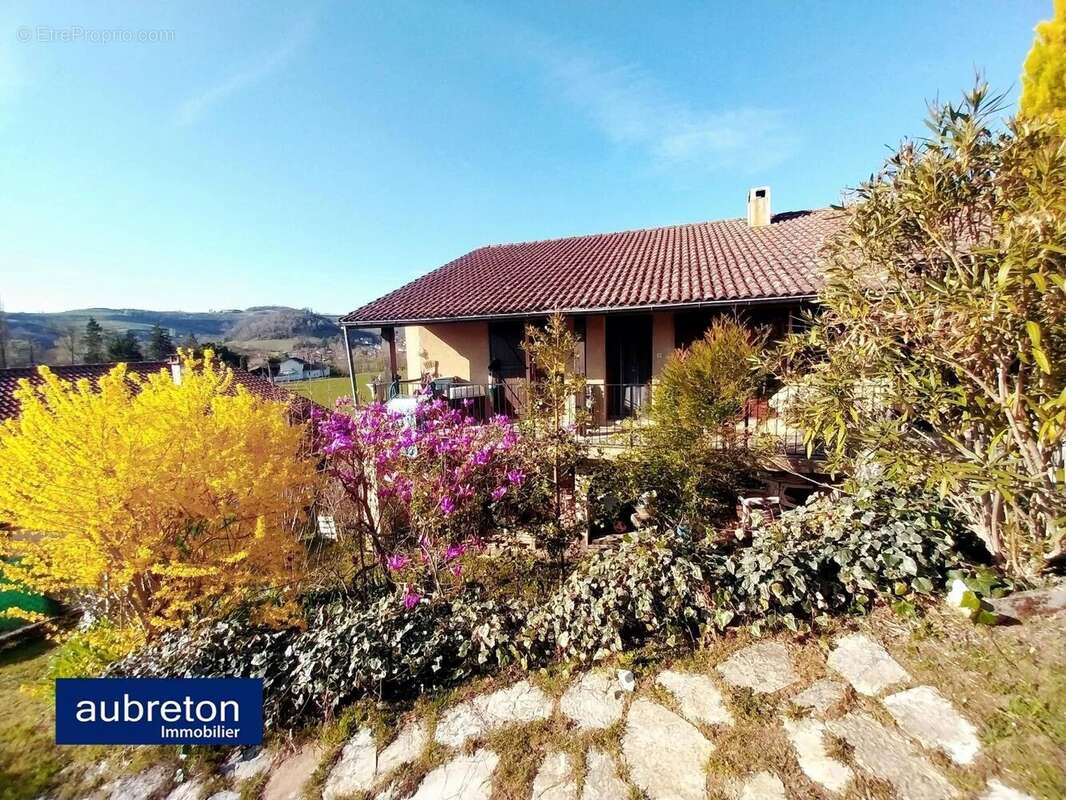 Maison à SAINT-VERAND