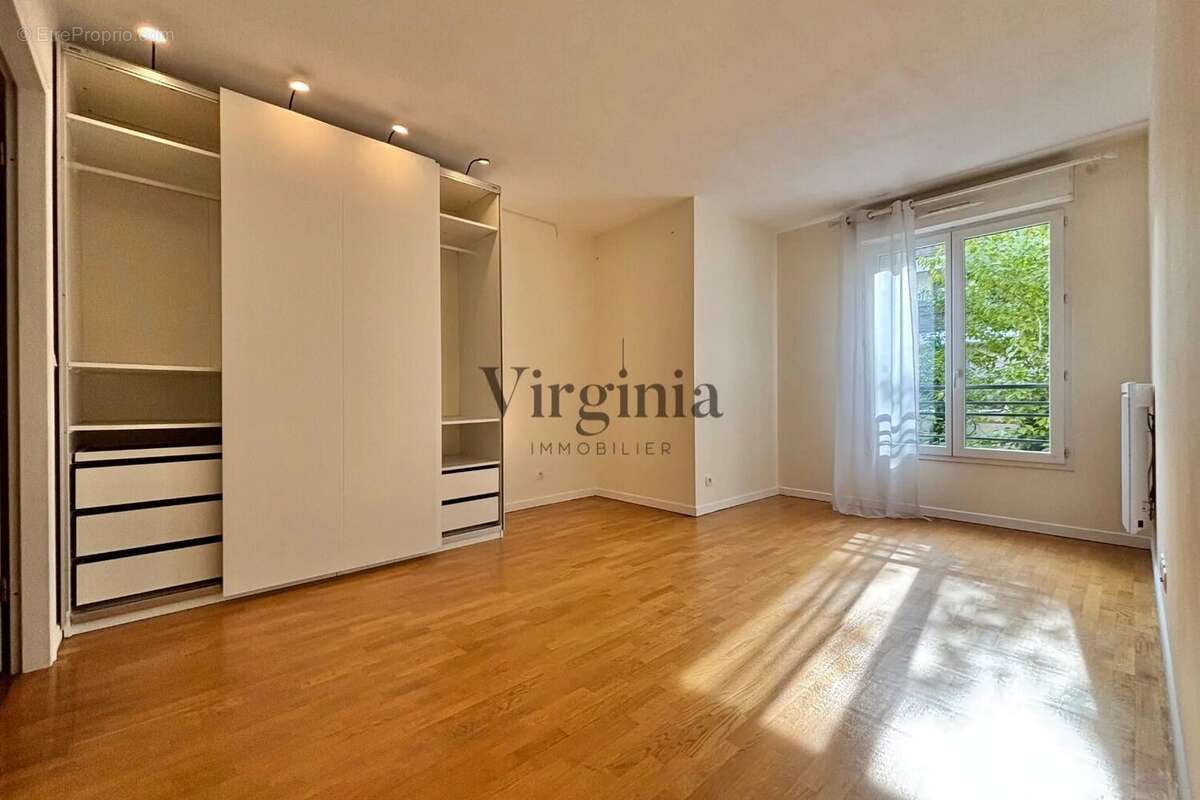 Appartement à CHARENTON-LE-PONT