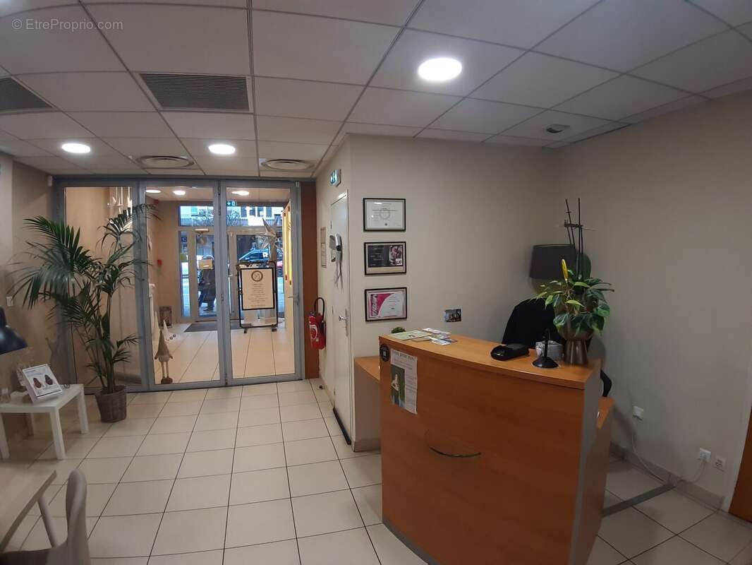 Commerce 228 m² à Saint-Die-Des-Vosges  - photo 2