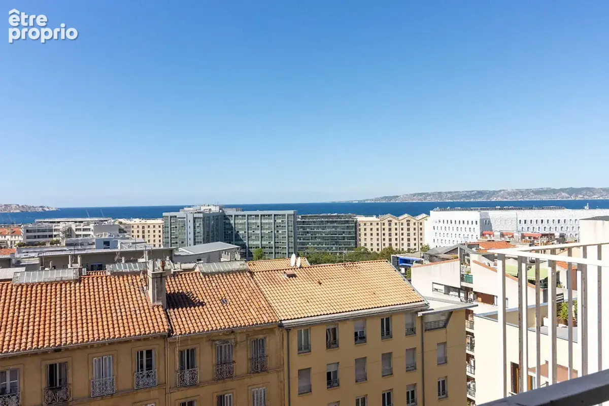 Très beau T3/4 traversant - Dernier étage avec vue dégagée et aperçu mer - photo 8