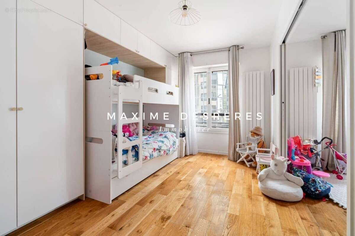 Appartement à LEVALLOIS-PERRET