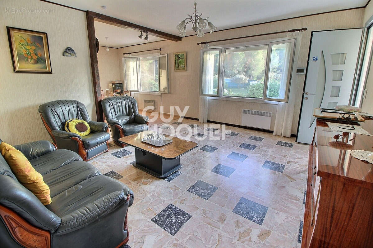 Maison Tarascon dans la garrigue sur 3205 m² - photo 8