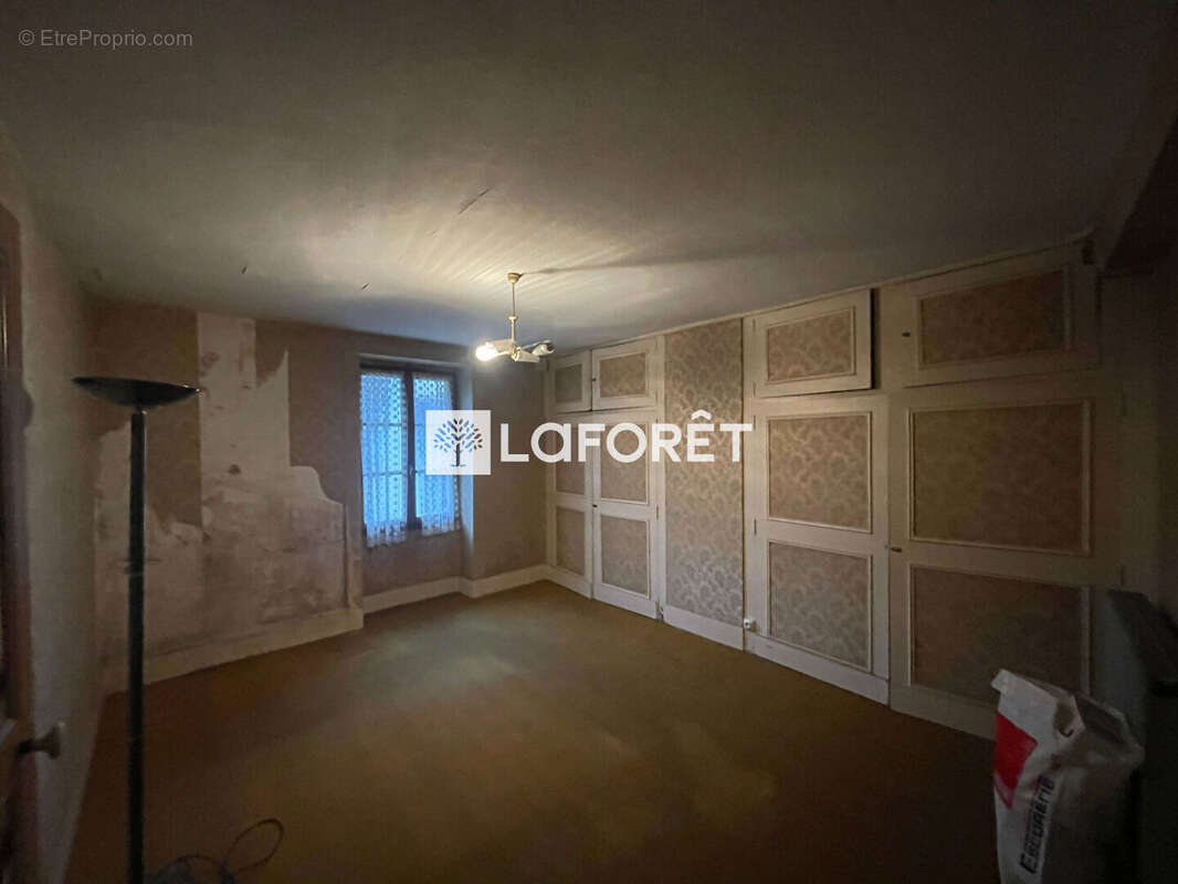 Maison à LONS-LE-SAUNIER