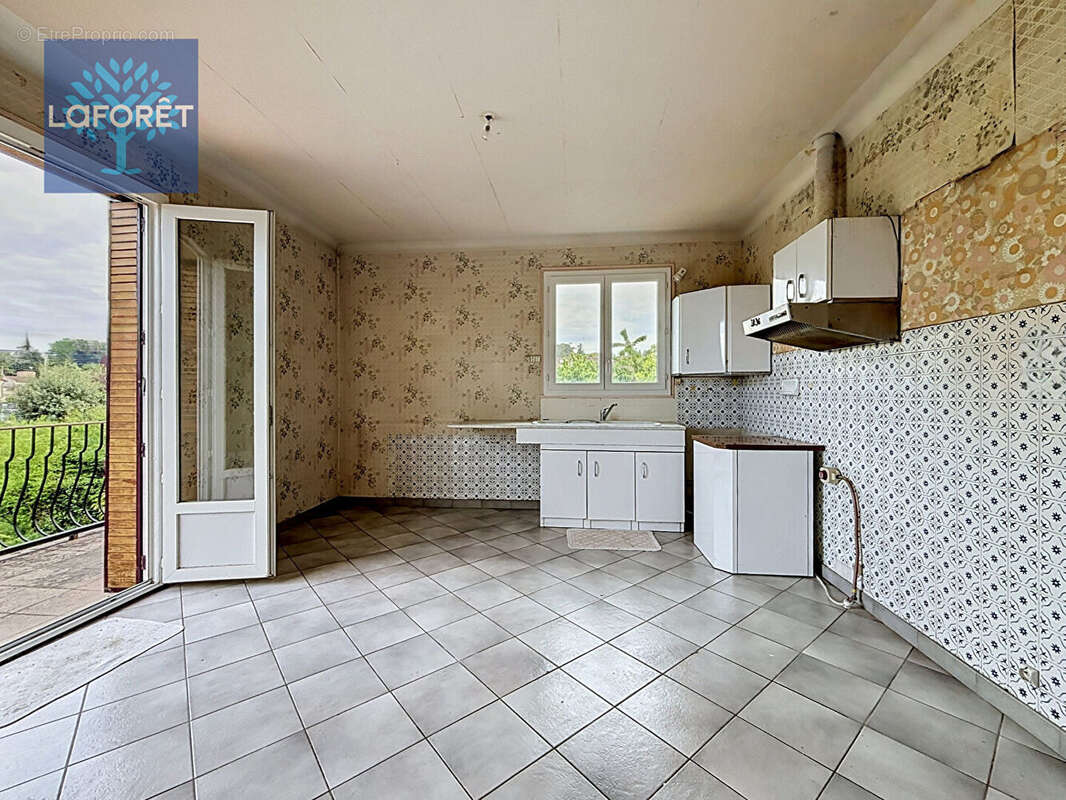 Maison à CHARLY