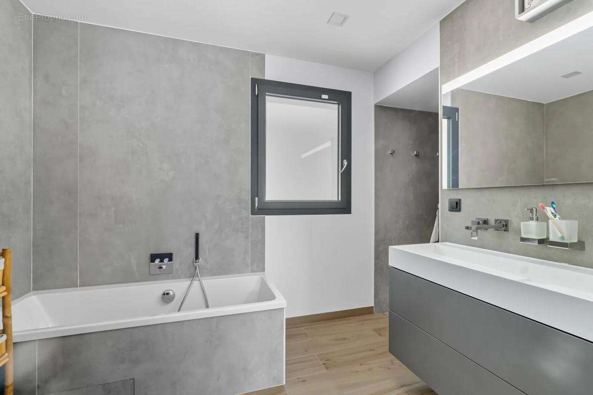 Maison à GRESY-SUR-AIX