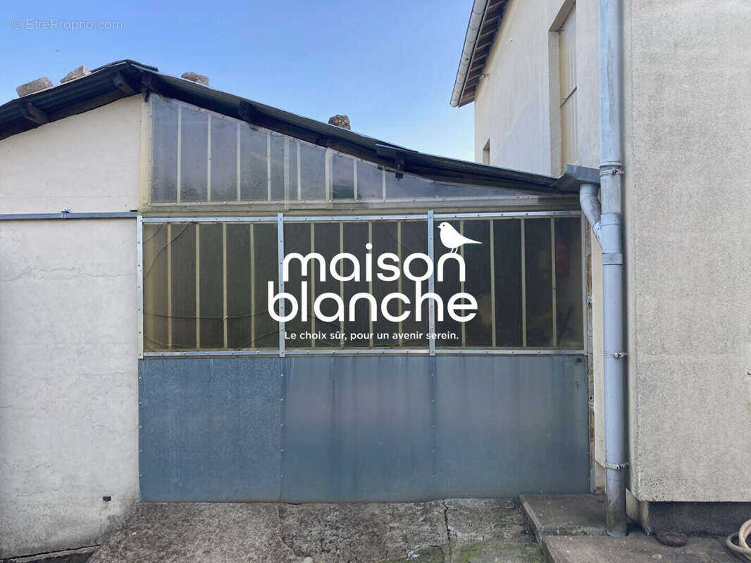 Maison à FOMPERRON