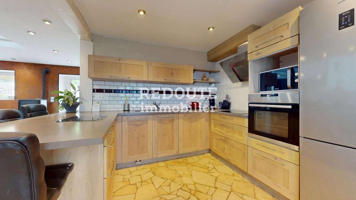 Maison familiale 200 m² avec grand séjour, jardin et garage – Courville (51170) - photo 4