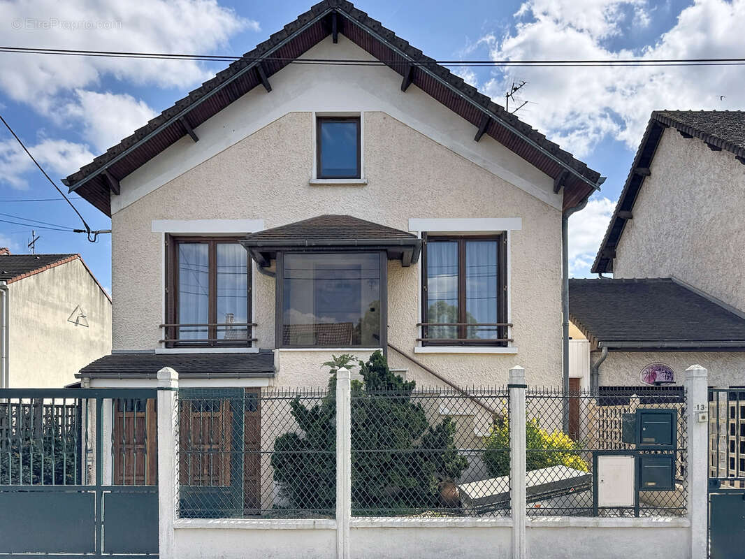 Maison à PARAY-VIEILLE-POSTE