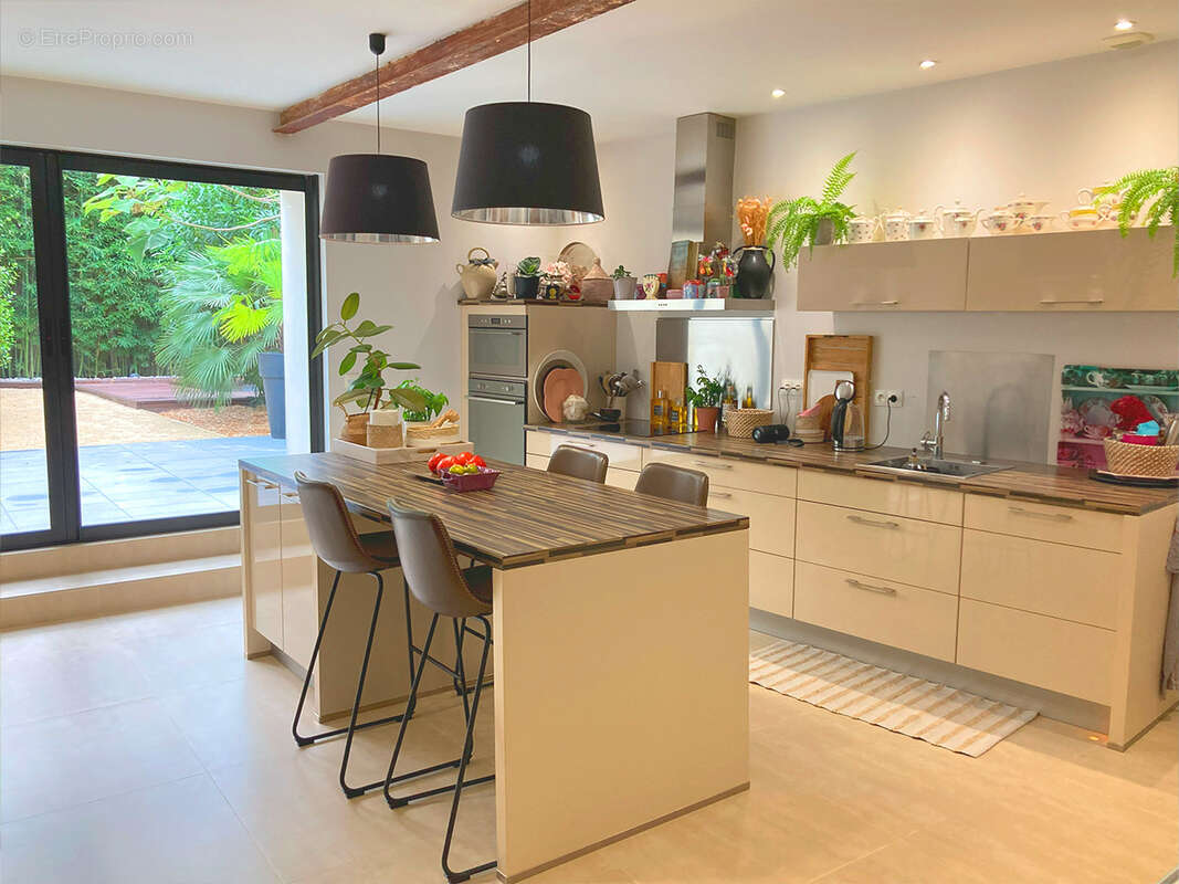 Maison à MONTELIMAR